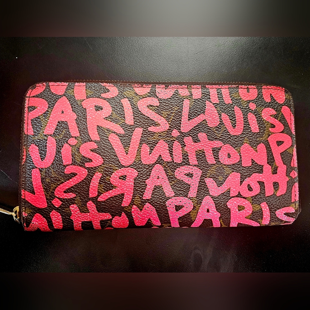 Authentic Louis-vuitton Graffiti Zippy Wallet Limited Edition